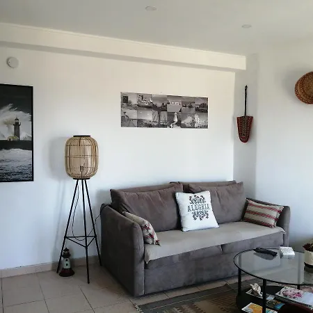 Vue Sur Et Pieds Dans L'eau! Portimao