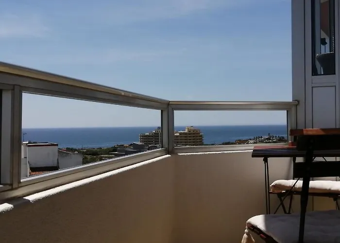 Vue Sur Et Pieds Dans L'eau!