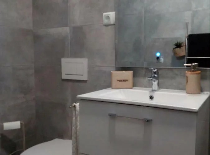 Vue Sur Et Pieds Dans L'eau! Portimão